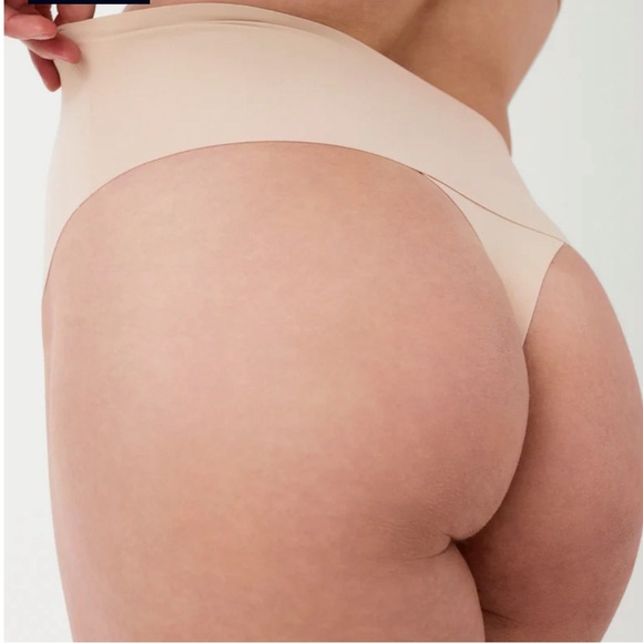 SPANX | Undie-tectable® Smoothing Thong in Soft Nude, Size M, NWT - Picture 9 of 12